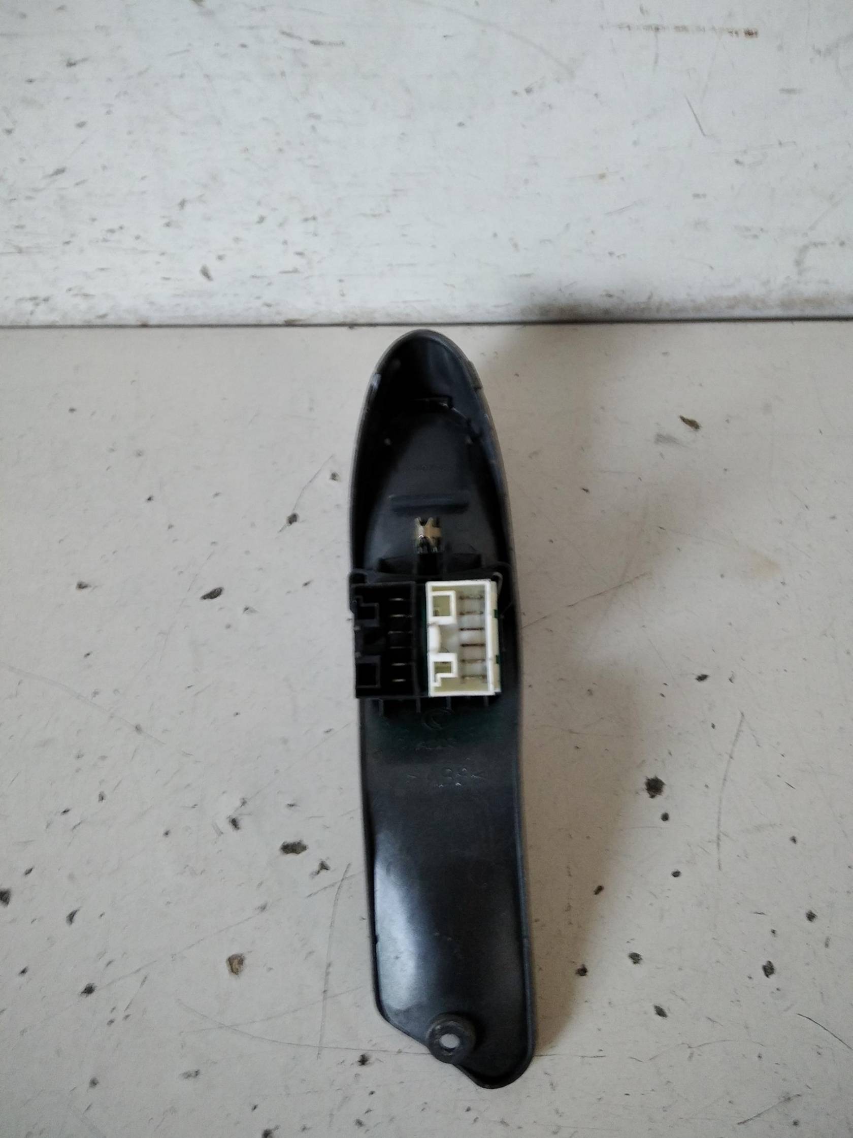 Interruttore alzacristalli porta ant. sx.